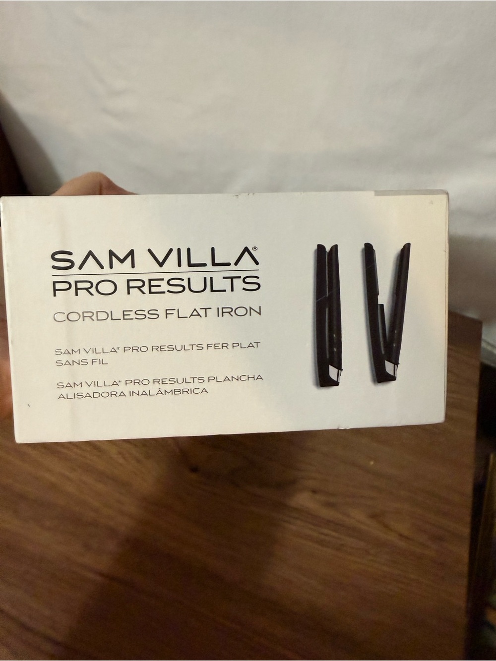 Sam Villa Pro Results Cordless Flat Iron - White Box